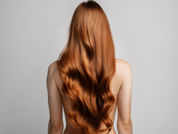 Loiro acobreado: dicas para adotar essa tendência capilar